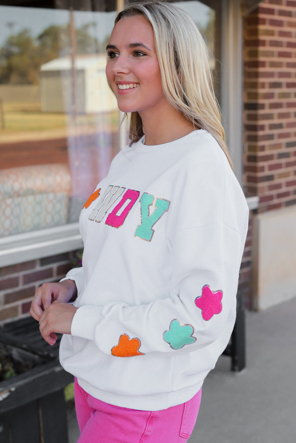 Howdy Patch Graphic Casual Sweatshirt - Threaded Pear