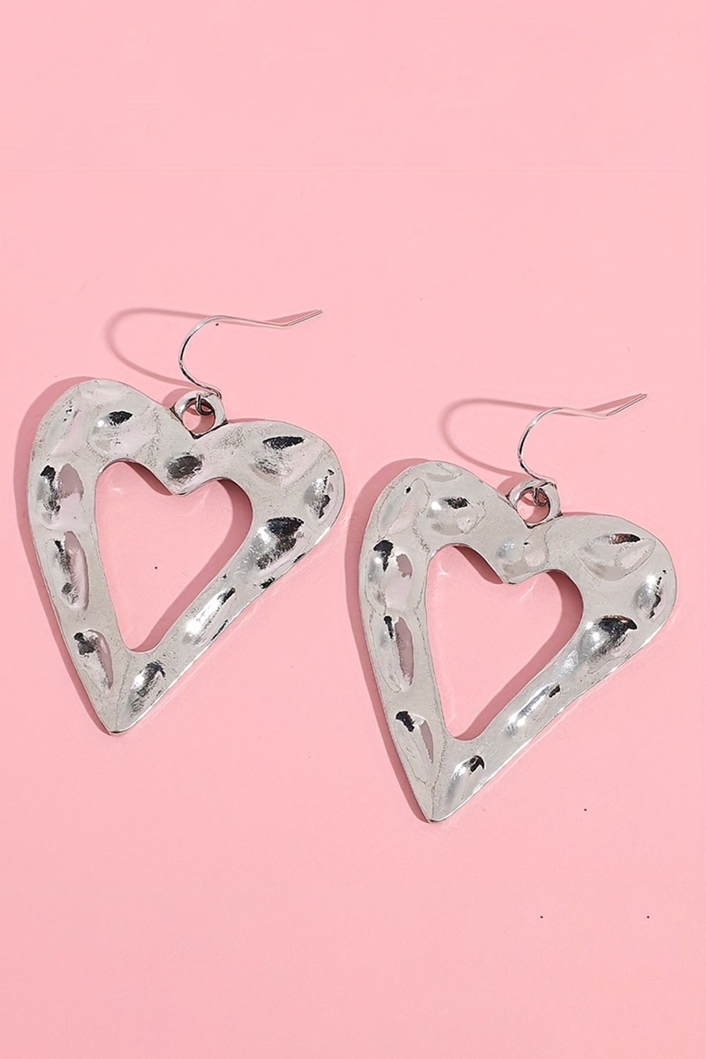 Hollowed Heart Shape Earrings - Threaded Pear