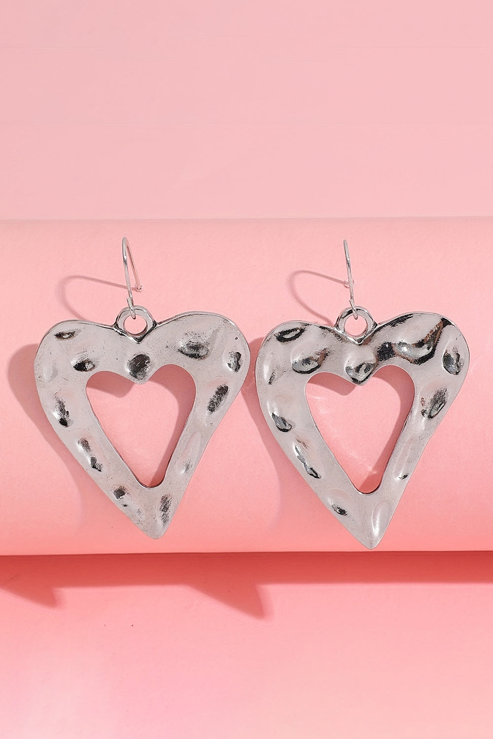 Hollowed Heart Shape Earrings - Threaded Pear