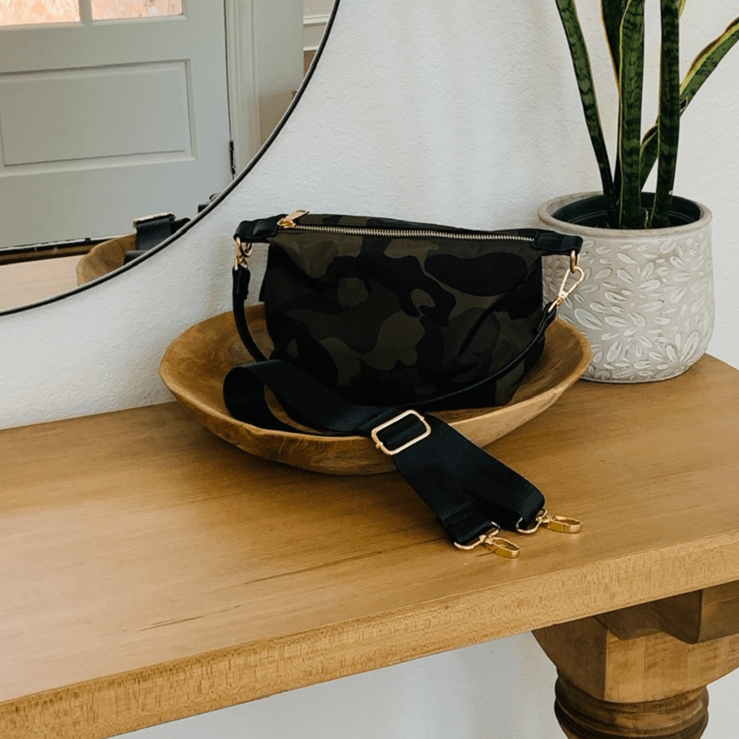 Everly Crossbody - Threaded Pear