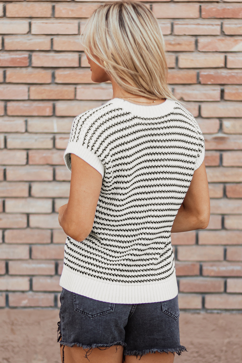 Loose Fit Knitted Sweater Vest